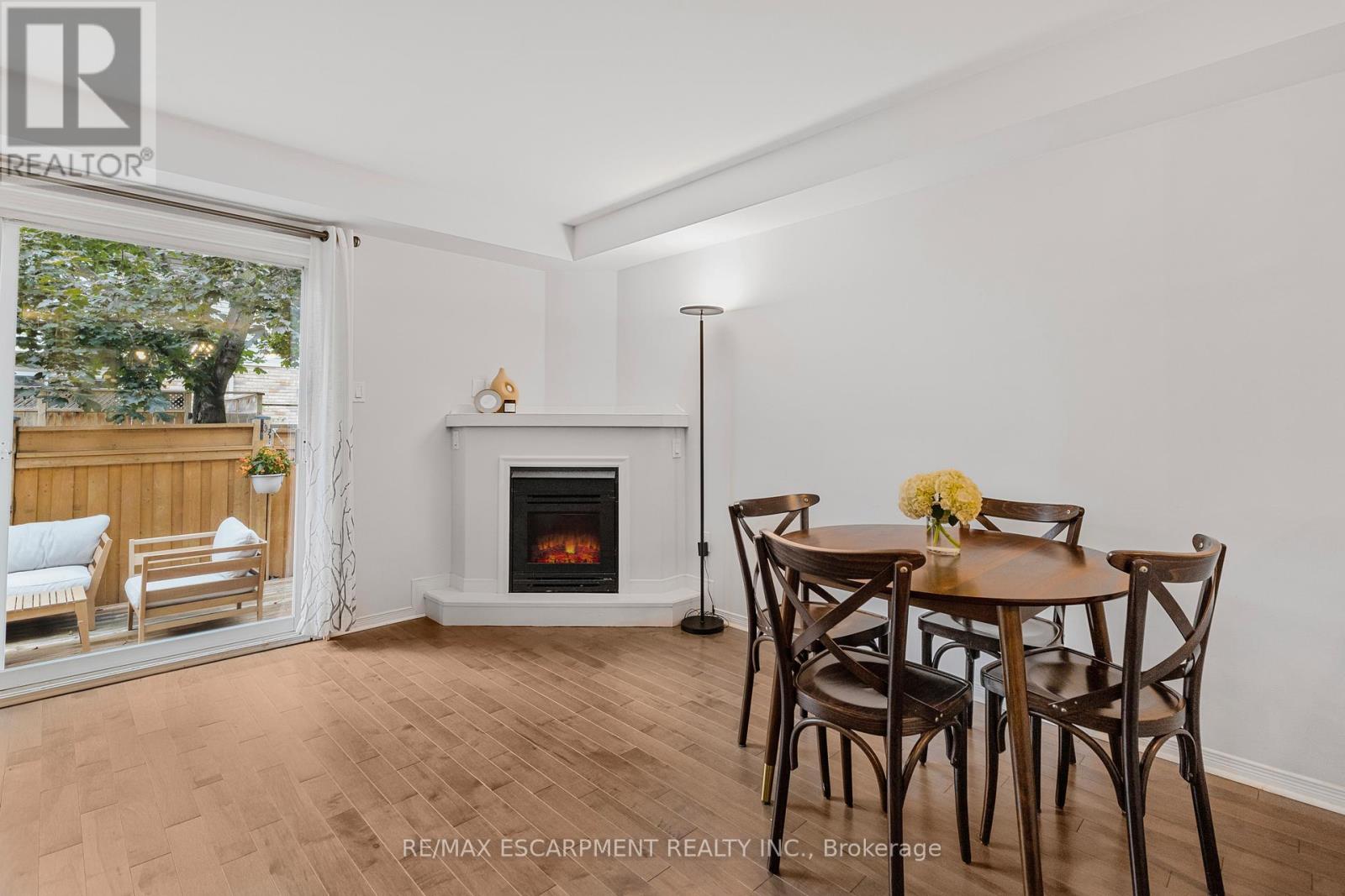 5 - 2015 Cleaver Avenue, Burlington, Ontario  L7M 4J7 - Photo 12 - W12467053