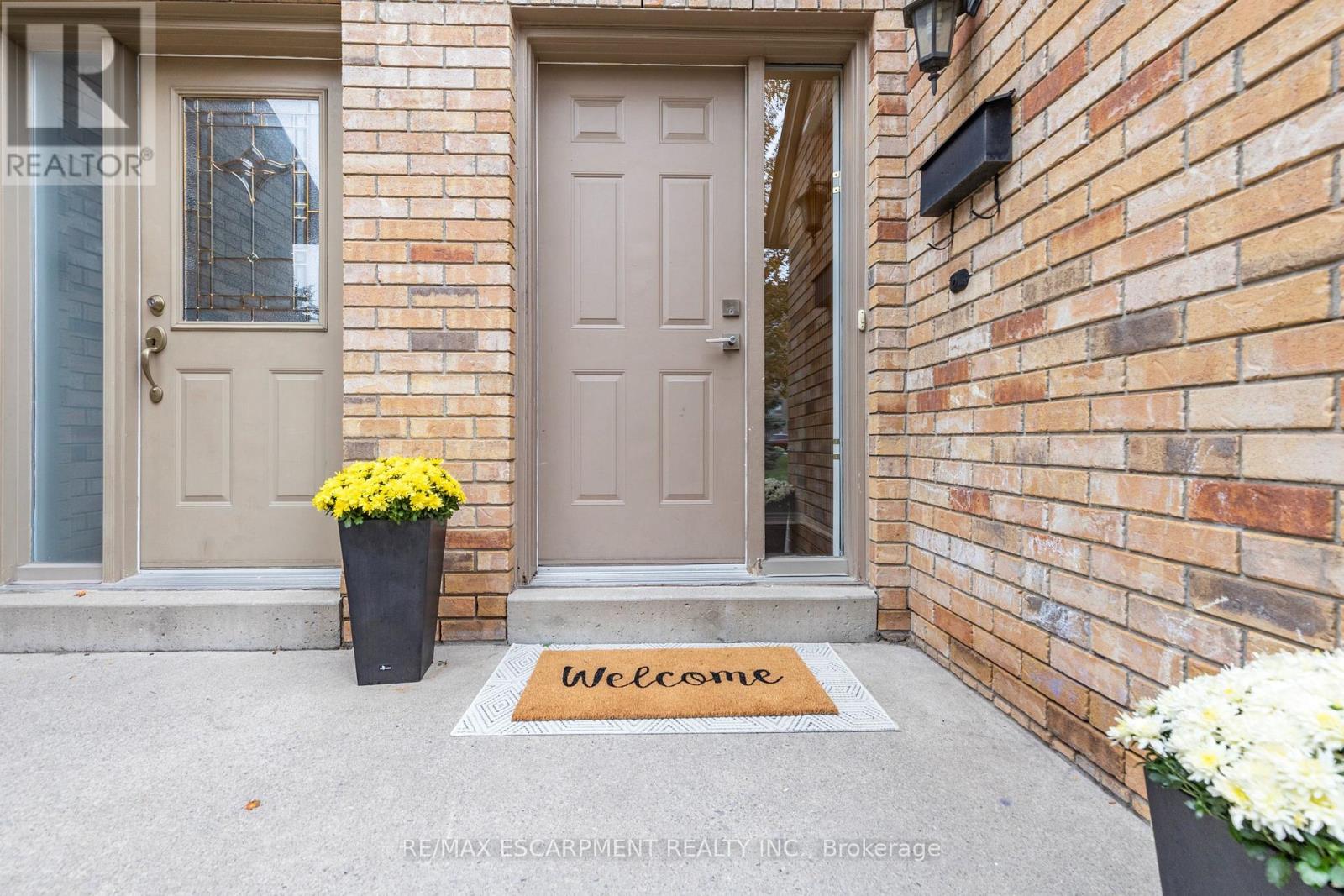 5 - 2015 Cleaver Avenue, Burlington, Ontario  L7M 4J7 - Photo 3 - W12467053