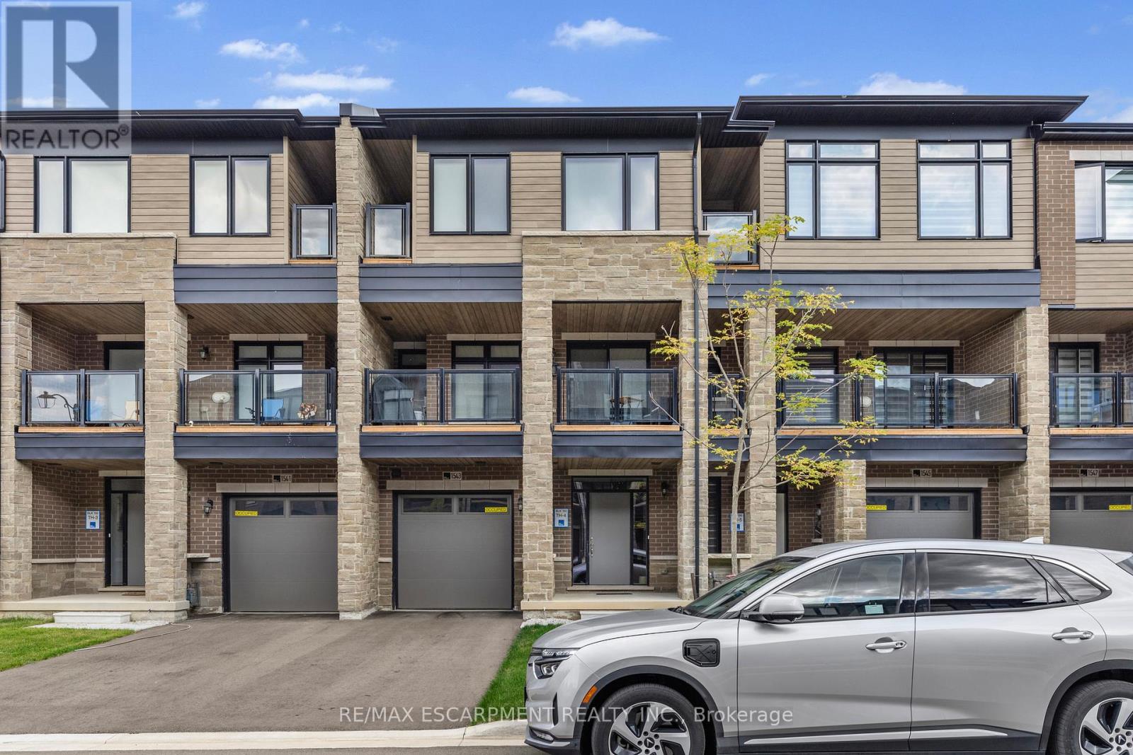 1543 Hilson Heights, Milton, Ontario  L9T 7E7 - Photo 3 - W12399609