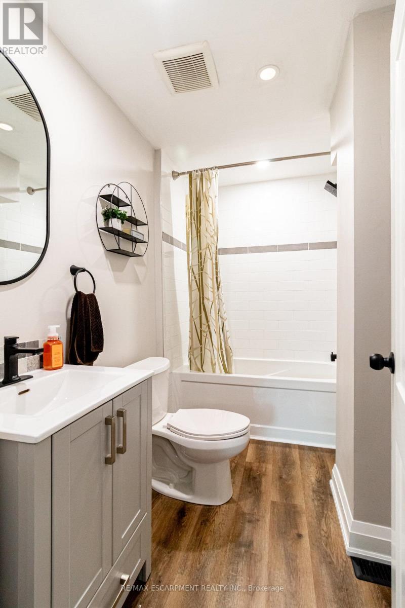 773 Lawrence Road, Hamilton, Ontario  L8K 1Z7 - Photo 13 - X12331842