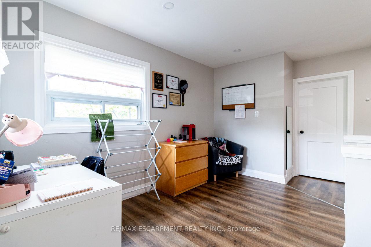 773 Lawrence Road, Hamilton, Ontario  L8K 1Z7 - Photo 18 - X12331842