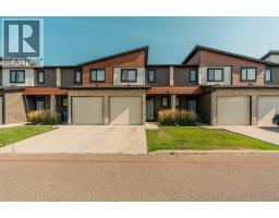 4, 414 Highlands Boulevard W, Lethbridge, Alberta