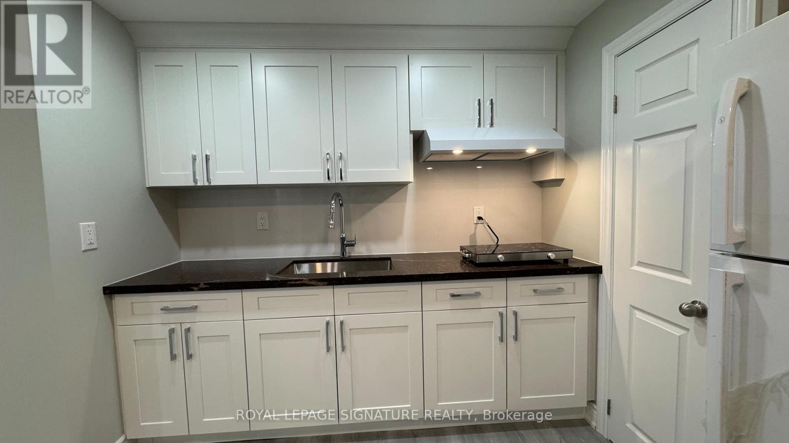 Bsmt 1bd - 1686 Summergrove Crescent, Mississauga, Ontario  L5M 3Z4 - Photo 3 - W12654048