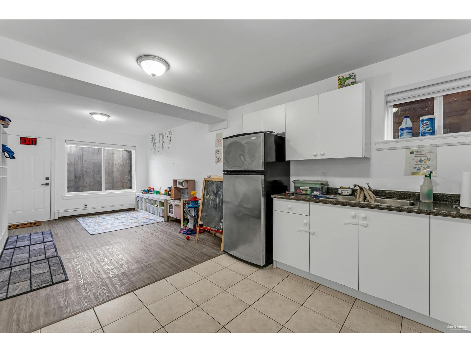 18011 63b Avenue, Surrey, British Columbia  V3S 4G1 - Photo 33 - R3075165