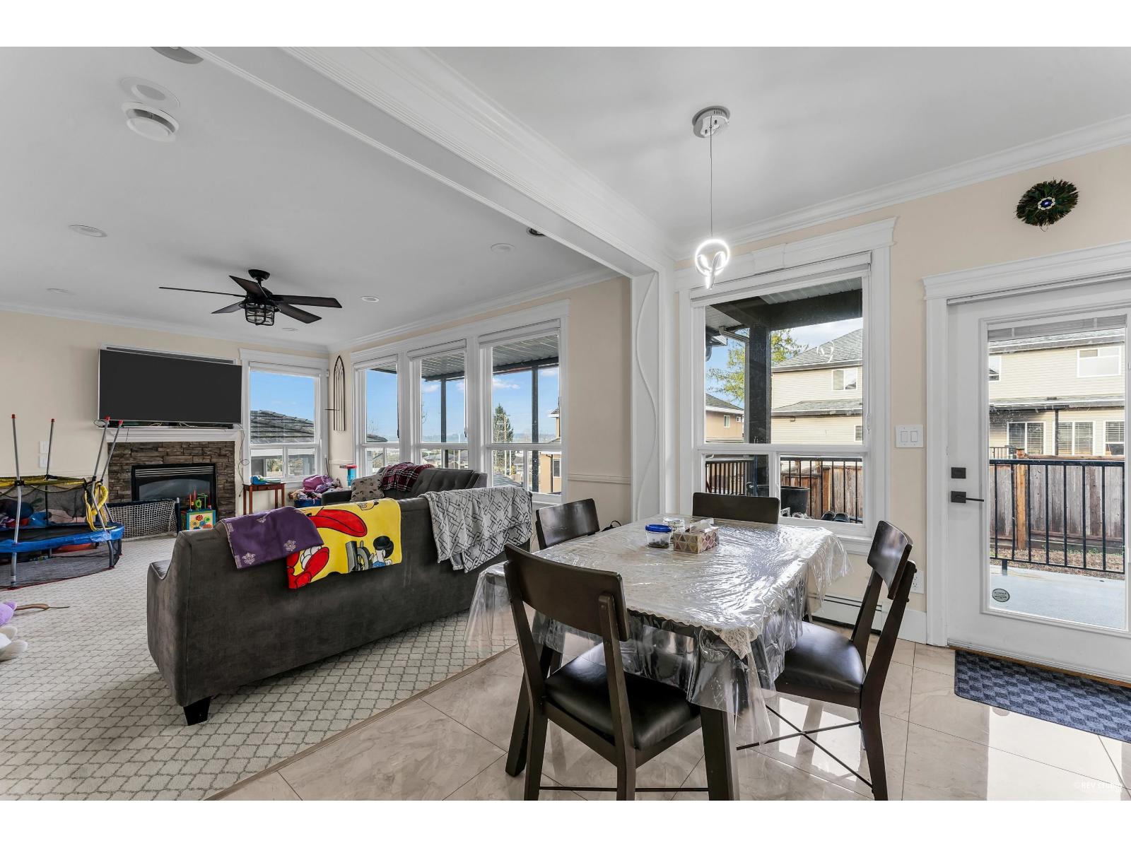 18011 63b Avenue, Surrey, British Columbia  V3S 4G1 - Photo 16 - R3075165