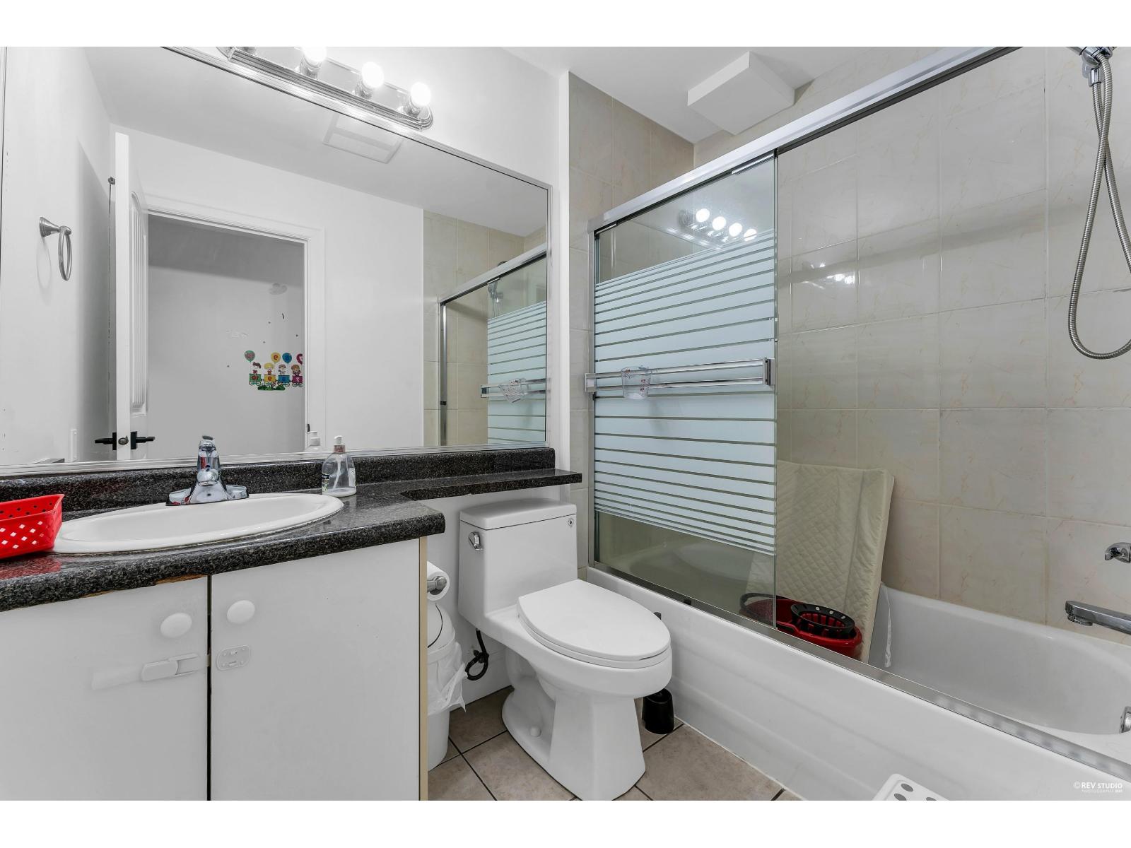 18011 63b Avenue, Surrey, British Columbia  V3S 4G1 - Photo 35 - R3075165