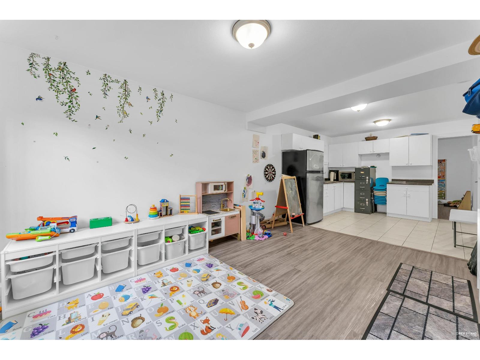 18011 63b Avenue, Surrey, British Columbia  V3S 4G1 - Photo 32 - R3075165