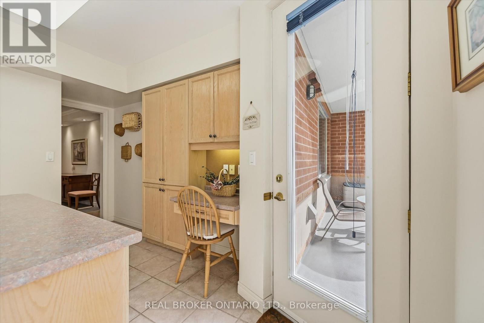 207 - 77 Governors Road, Hamilton, Ontario  L9H 7N8 - Photo 23 - X12494192