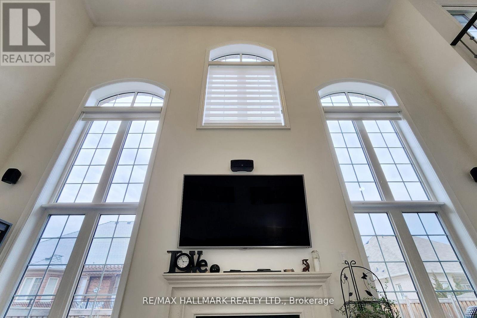 64 Chesney Crescent, Vaughan, Ontario  L4H 4A5 - Photo 11 - N12654054