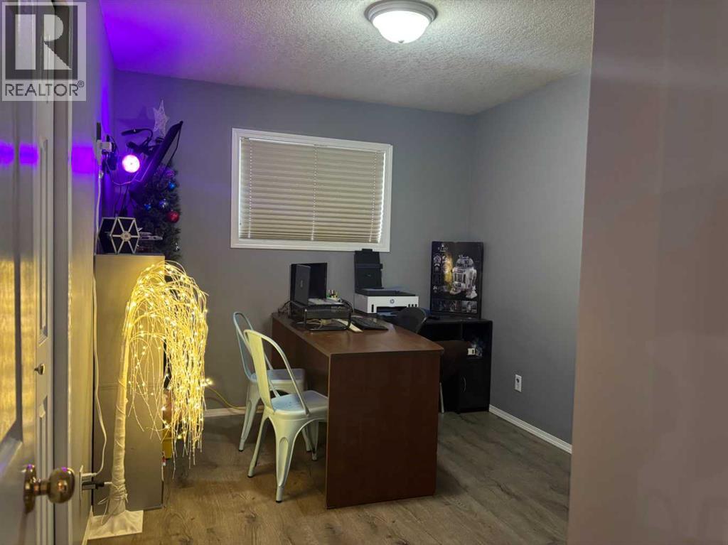 2010 15 Street, Coaldale, Alberta  T1M 1A2 - Photo 12 - A2276348