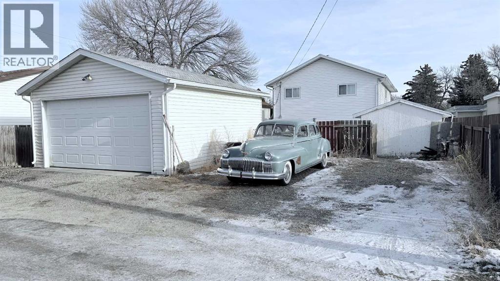 2010 15 Street, Coaldale, Alberta  T1M 1A2 - Photo 18 - A2276348
