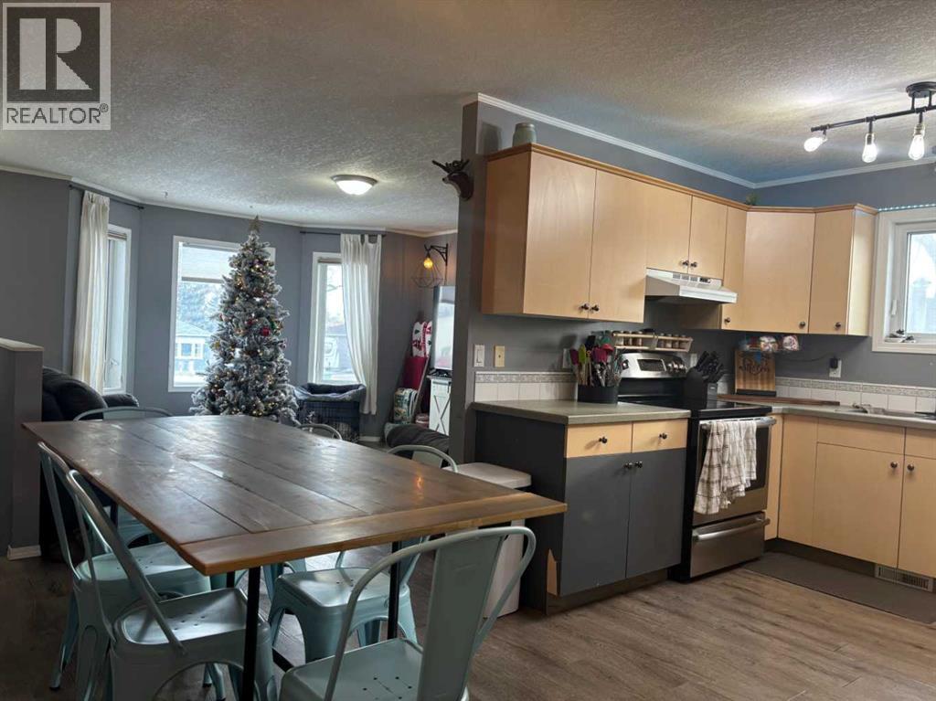 2010 15 Street, Coaldale, Alberta  T1M 1A2 - Photo 10 - A2276348