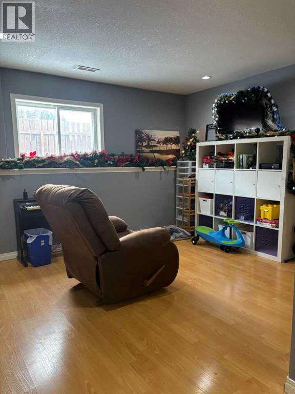 2010 15 Street, Coaldale, Alberta  T1M 1A2 - Photo 14 - A2276348