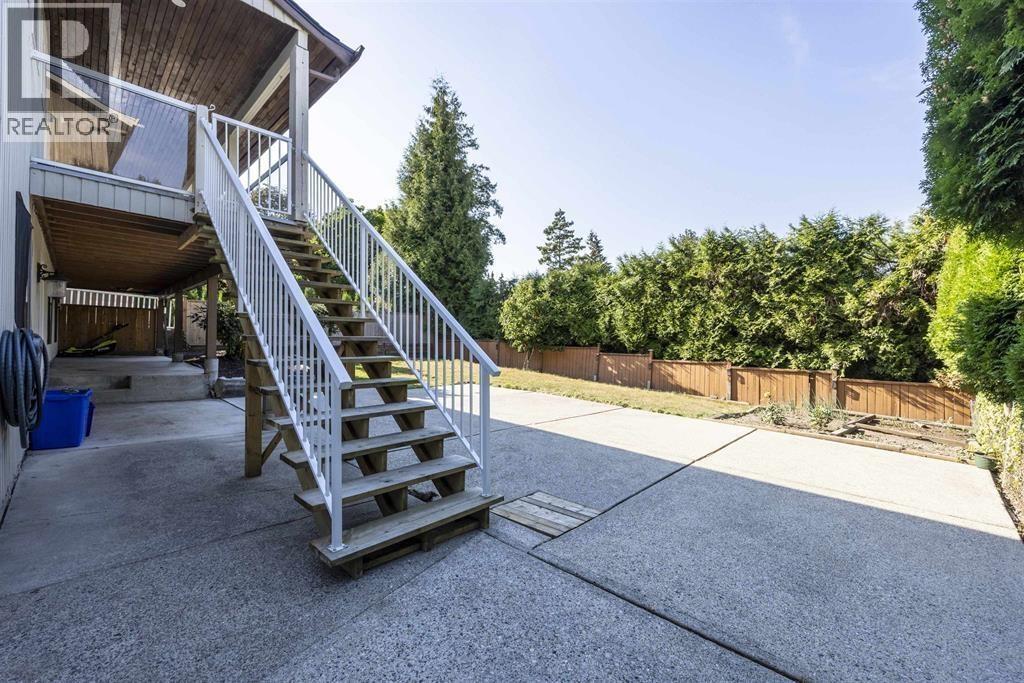 7753 Hazelmere Street, Burnaby, British Columbia  V5E 2B3 - Photo 3 - R3075167