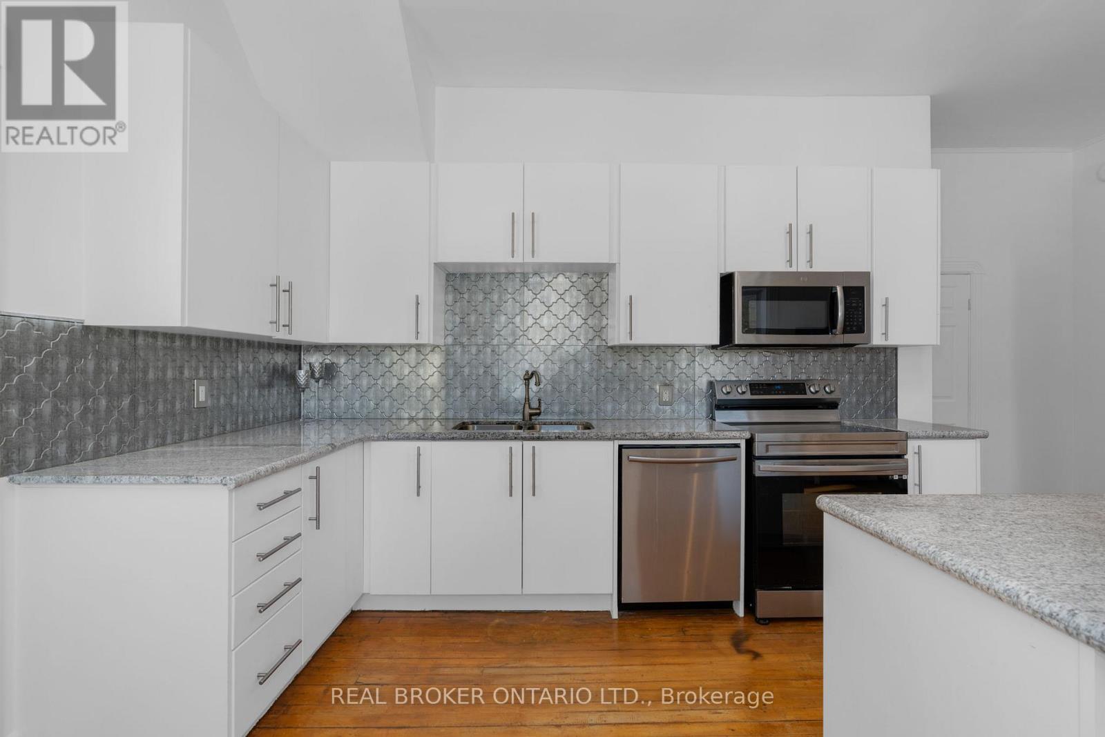 1002 Cowbell Lane, Gravenhurst, Ontario  L0K 2B0 - Photo 12 - X12654068