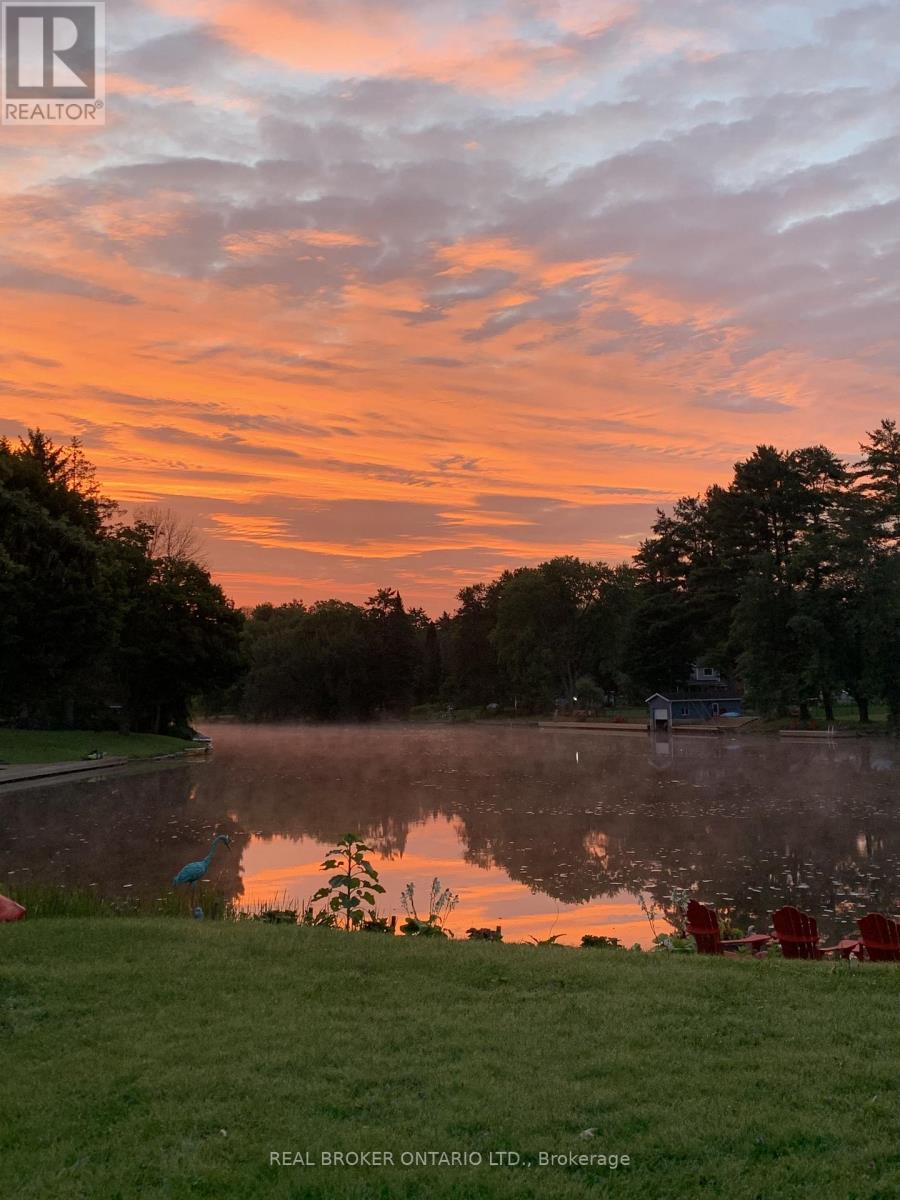 1002 Cowbell Lane, Gravenhurst, Ontario  L0K 2B0 - Photo 5 - X12654068