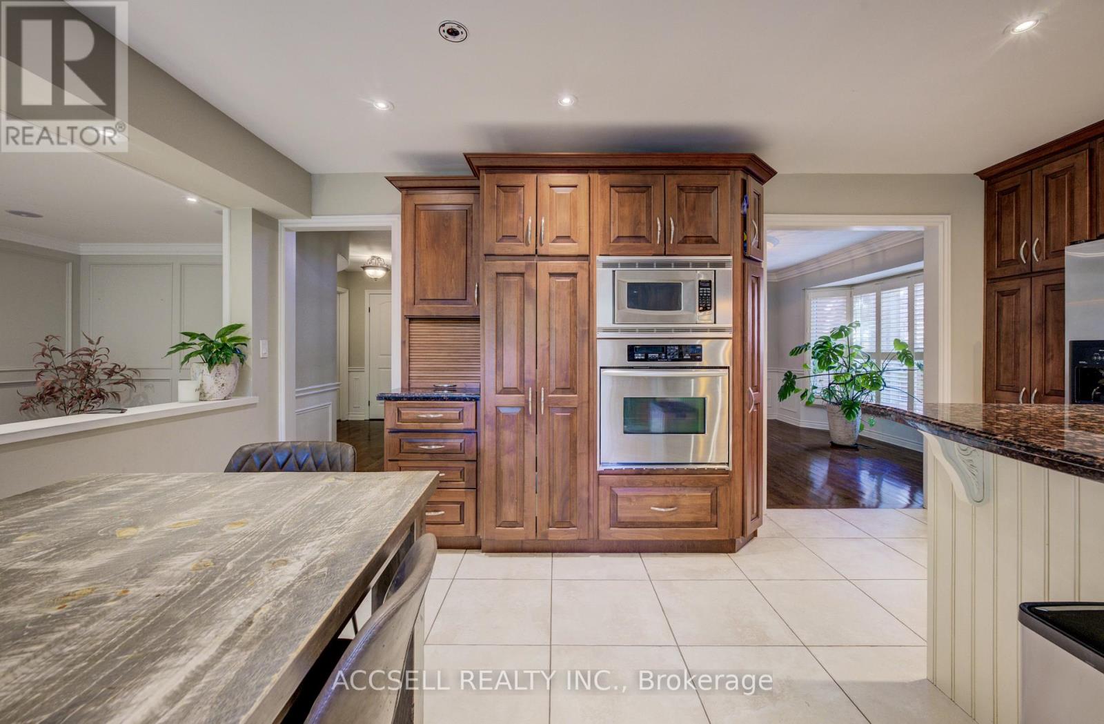 600 Highvalley Road, Hamilton, Ontario  L9G 3X3 - Photo 5 - X12654072