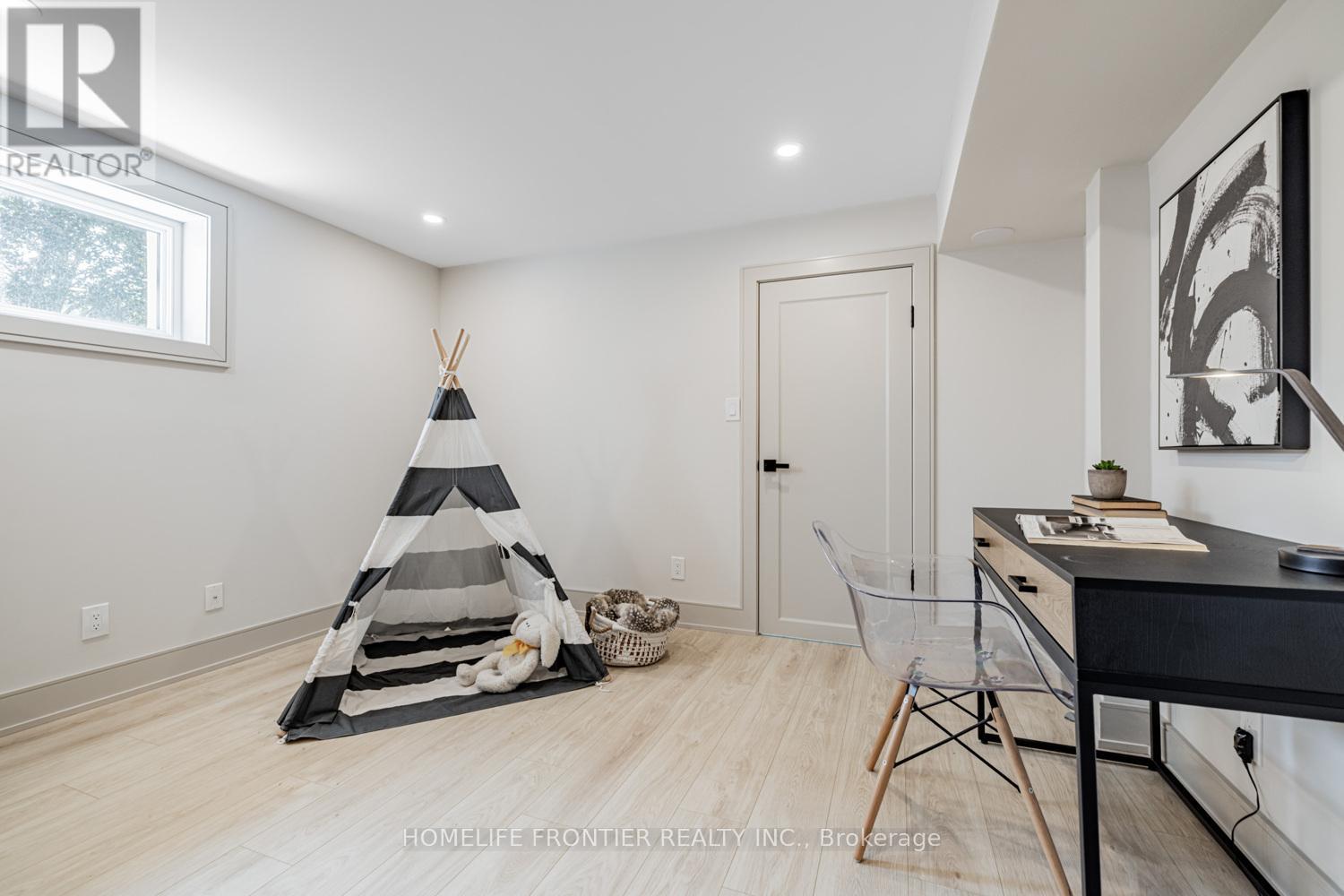 43 Thorny Brae Drive, Markham, Ontario  L3T 3G5 - Photo 6 - N12645936