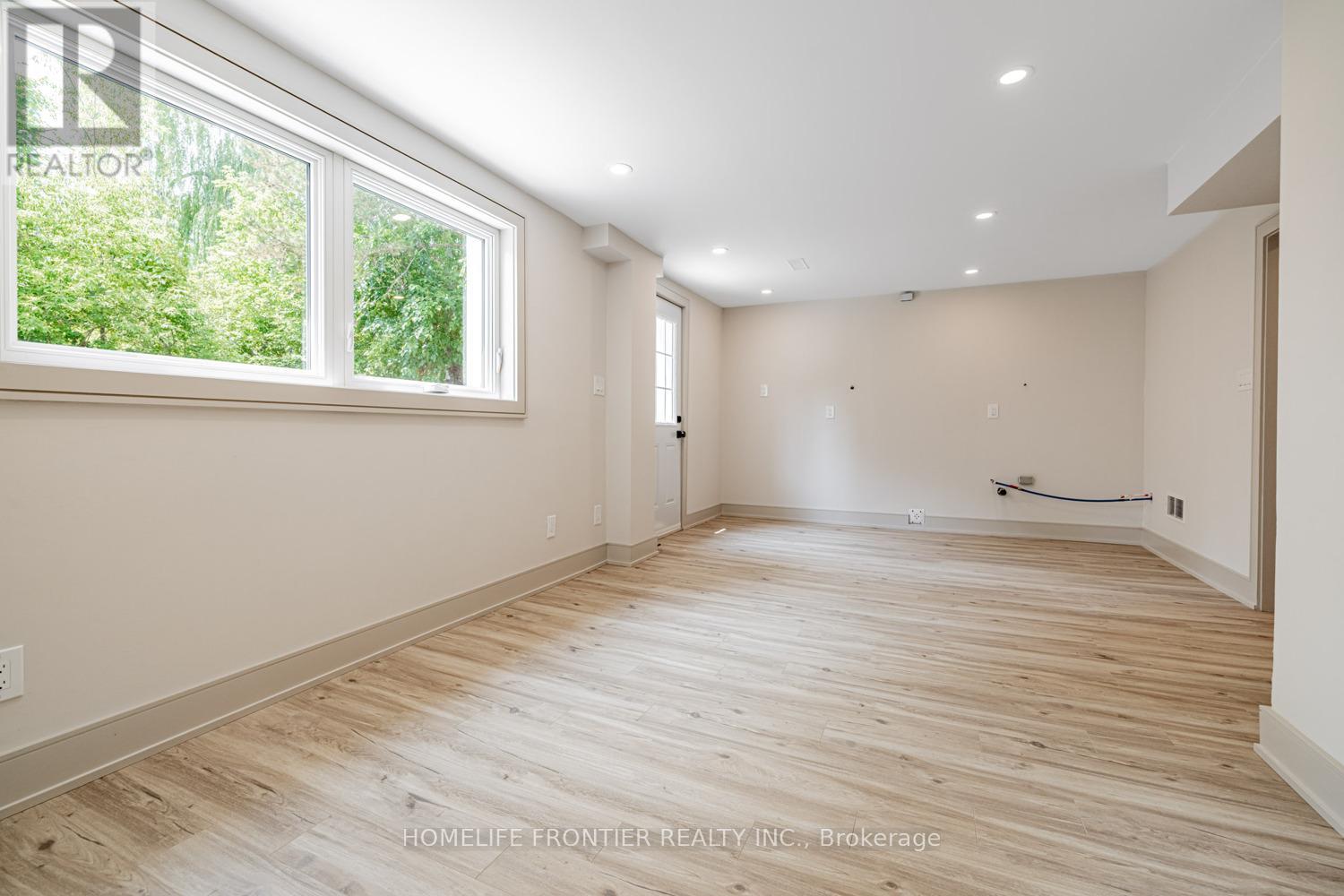 43 Thorny Brae Drive, Markham, Ontario  L3T 3G5 - Photo 8 - N12645936