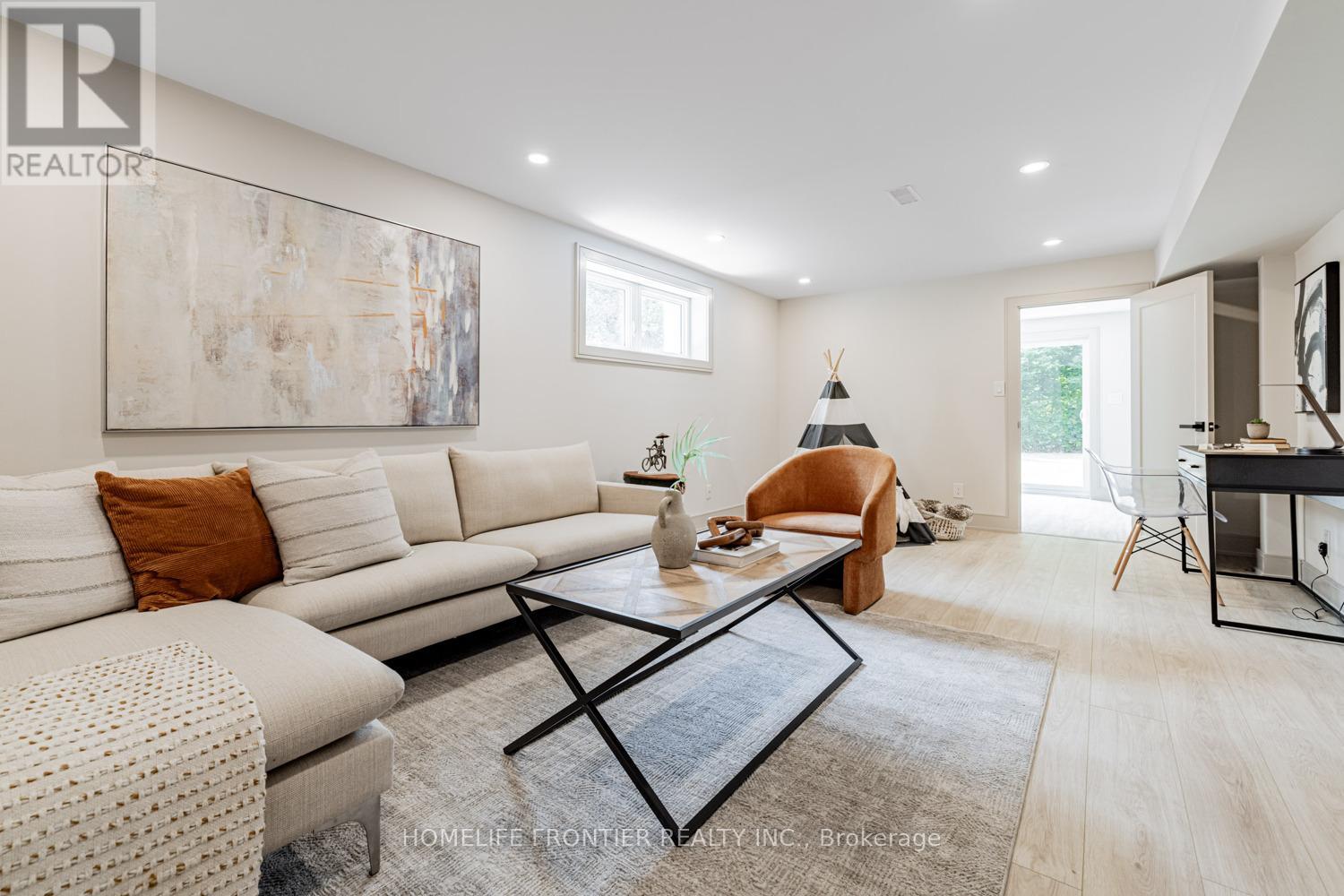 43 Thorny Brae Drive, Markham, Ontario  L3T 3G5 - Photo 5 - N12645936