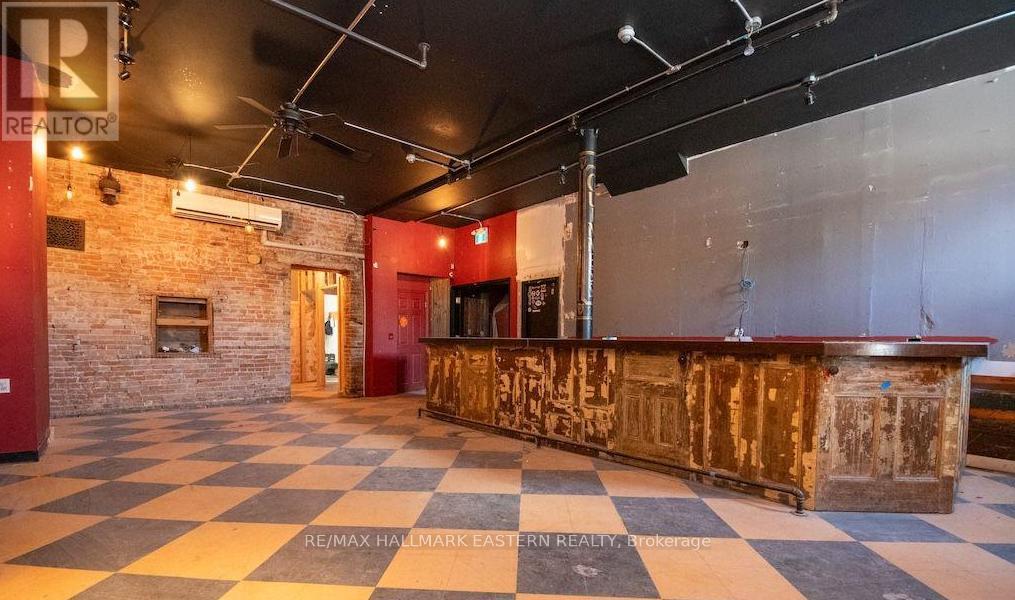 197 Hunter Street W, Peterborough (Town Ward 3), Ontario  K9H 2L1 - Photo 12 - X12652242