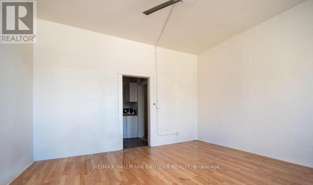 197 Hunter Street W, Peterborough (Town Ward 3), Ontario  K9H 2L1 - Photo 21 - X12652242