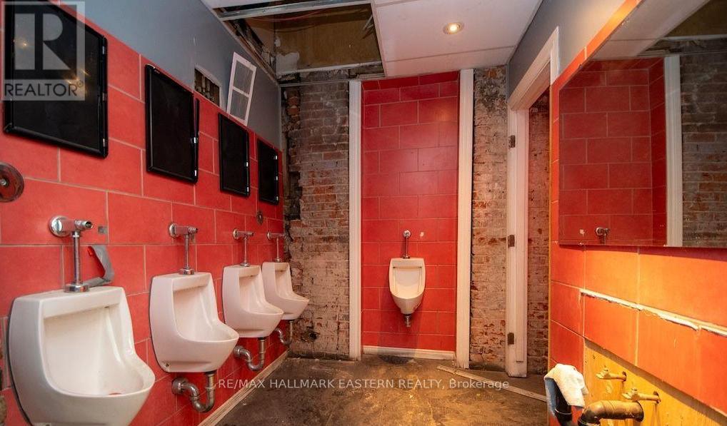 197 Hunter Street W, Peterborough (Town Ward 3), Ontario  K9H 2L1 - Photo 18 - X12652242