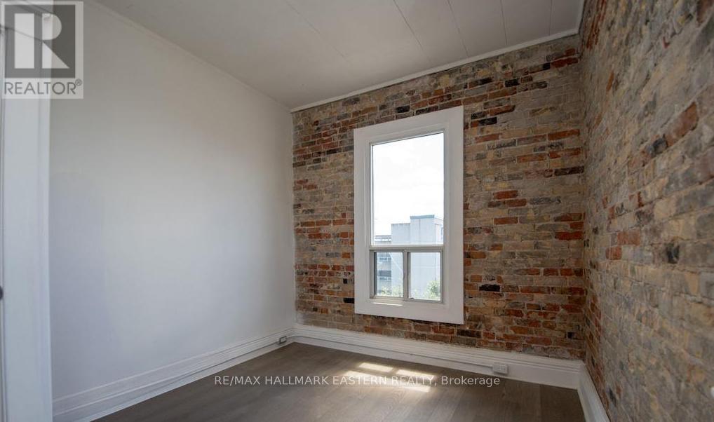 197 Hunter Street W, Peterborough (Town Ward 3), Ontario  K9H 2L1 - Photo 36 - X12652242