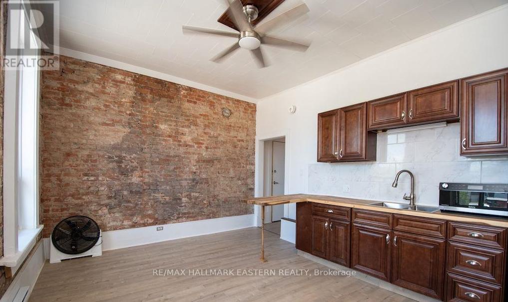 197 Hunter Street W, Peterborough (Town Ward 3), Ontario  K9H 2L1 - Photo 31 - X12652242