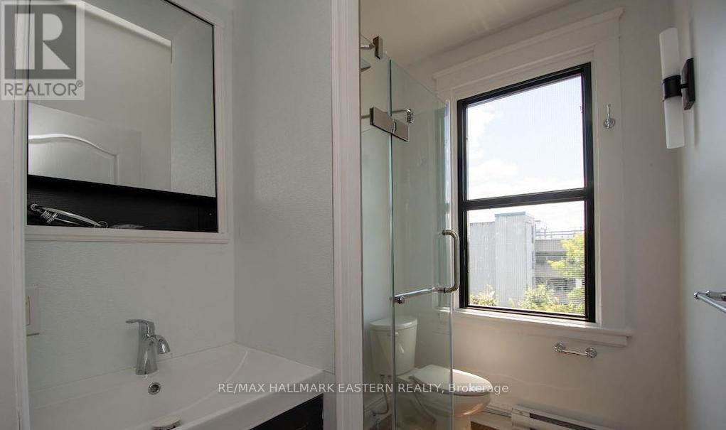 197 Hunter Street W, Peterborough (Town Ward 3), Ontario  K9H 2L1 - Photo 38 - X12652242