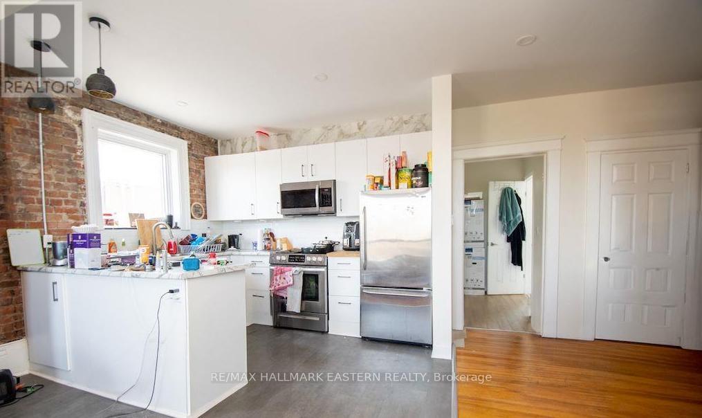 197 Hunter Street W, Peterborough (Town Ward 3), Ontario  K9H 2L1 - Photo 40 - X12652242