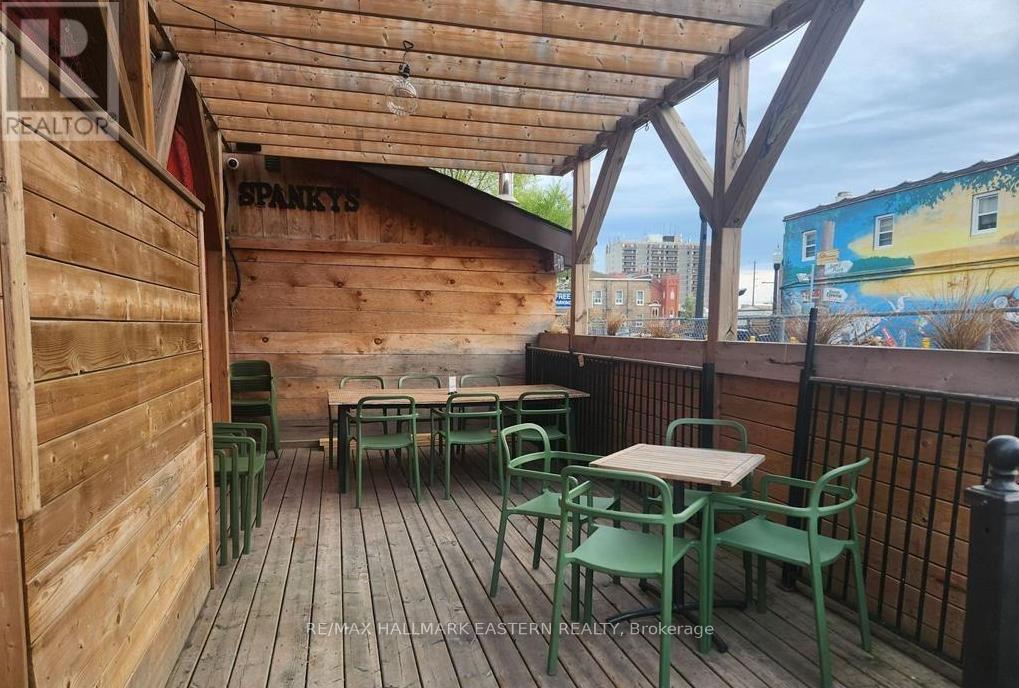 199 Hunter Street, Peterborough, Ontario K9H 2L1 - Photo 4 - X12652286