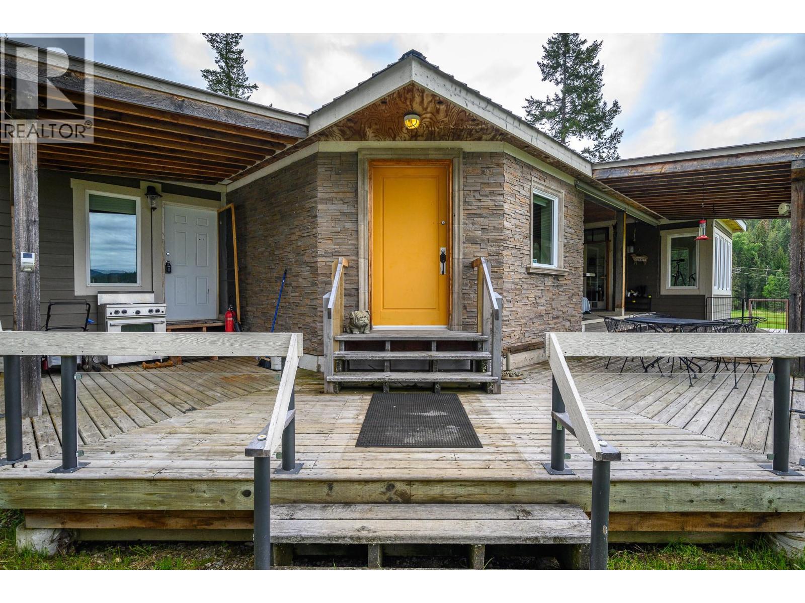 4 Hollingsworth Road, Cherryville, British Columbia  V0E 2G3 - Photo 9 - 10347182