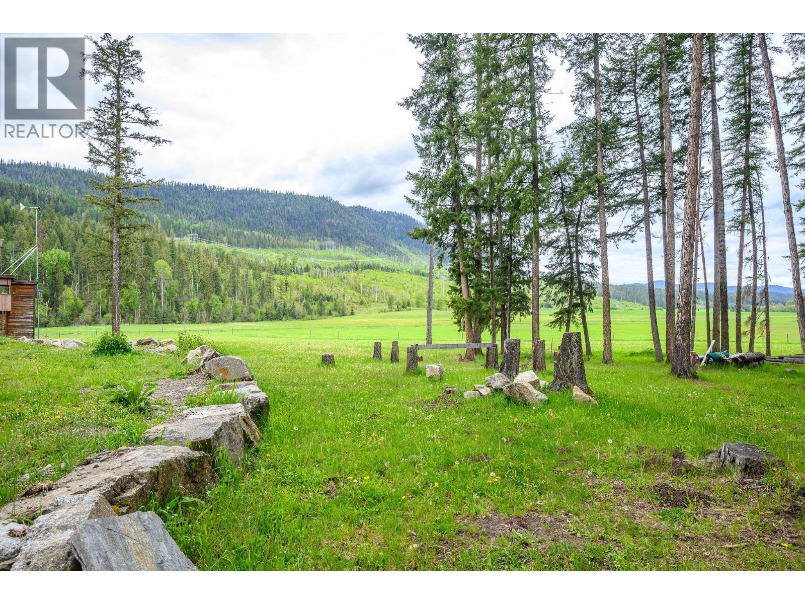 4 Hollingsworth Road, Cherryville, British Columbia  V0E 2G3 - Photo 5 - 10347182