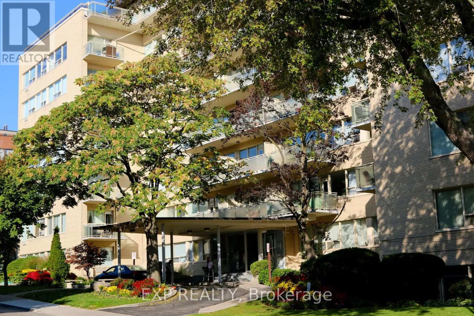 802 - 650 Briar Hill Avenue, Toronto, Ontario  M5N 1N3 - Photo 1 - C12654116