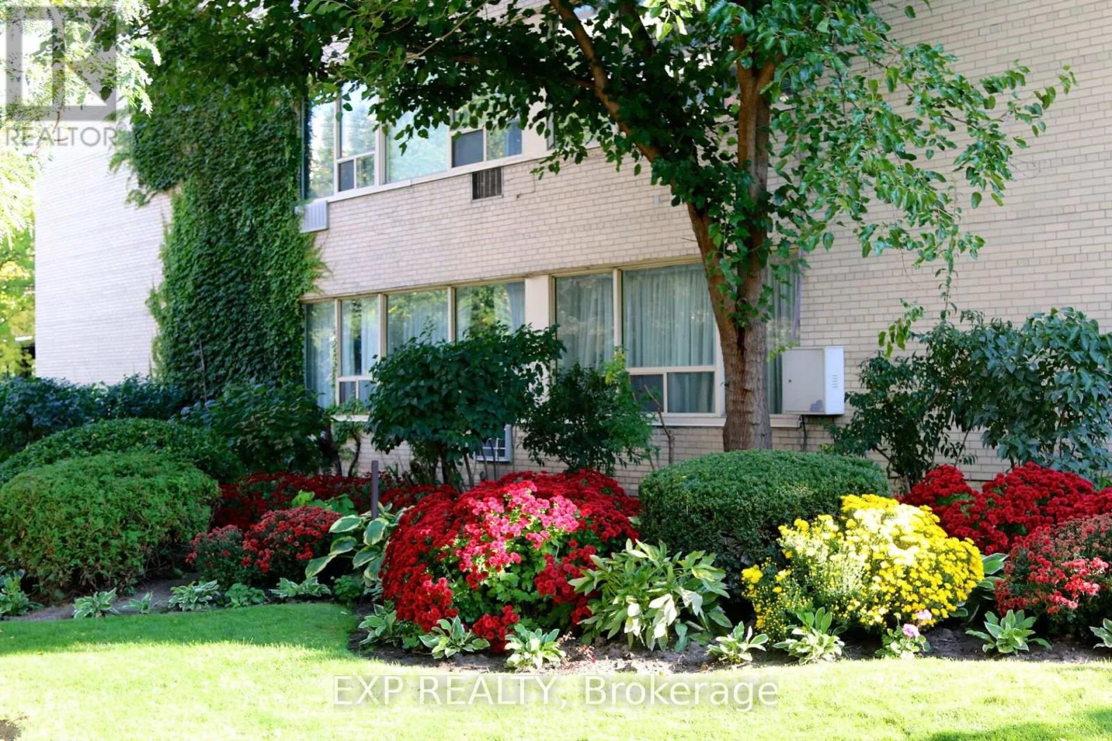 711 - 650 Briar Hill Avenue, Toronto, Ontario  M5N 1N3 - Photo 2 - C12654122