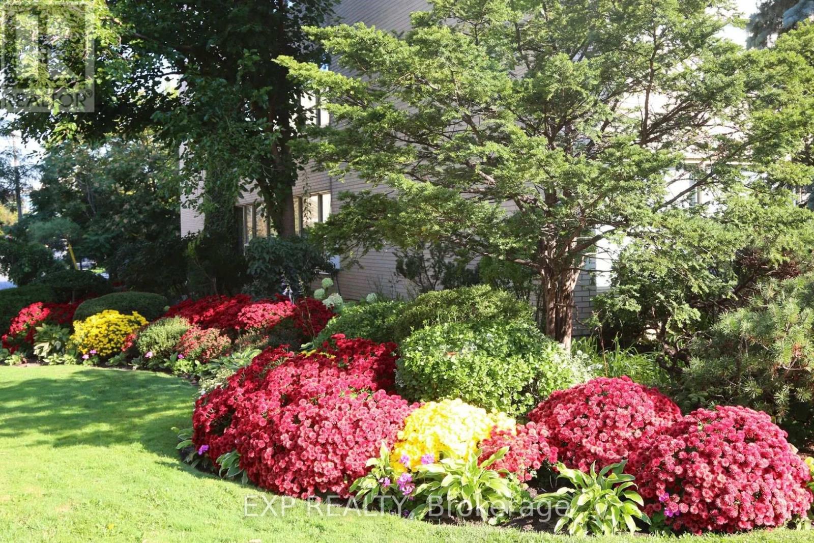 711 - 650 Briar Hill Avenue, Toronto, Ontario  M5N 1N3 - Photo 3 - C12654122