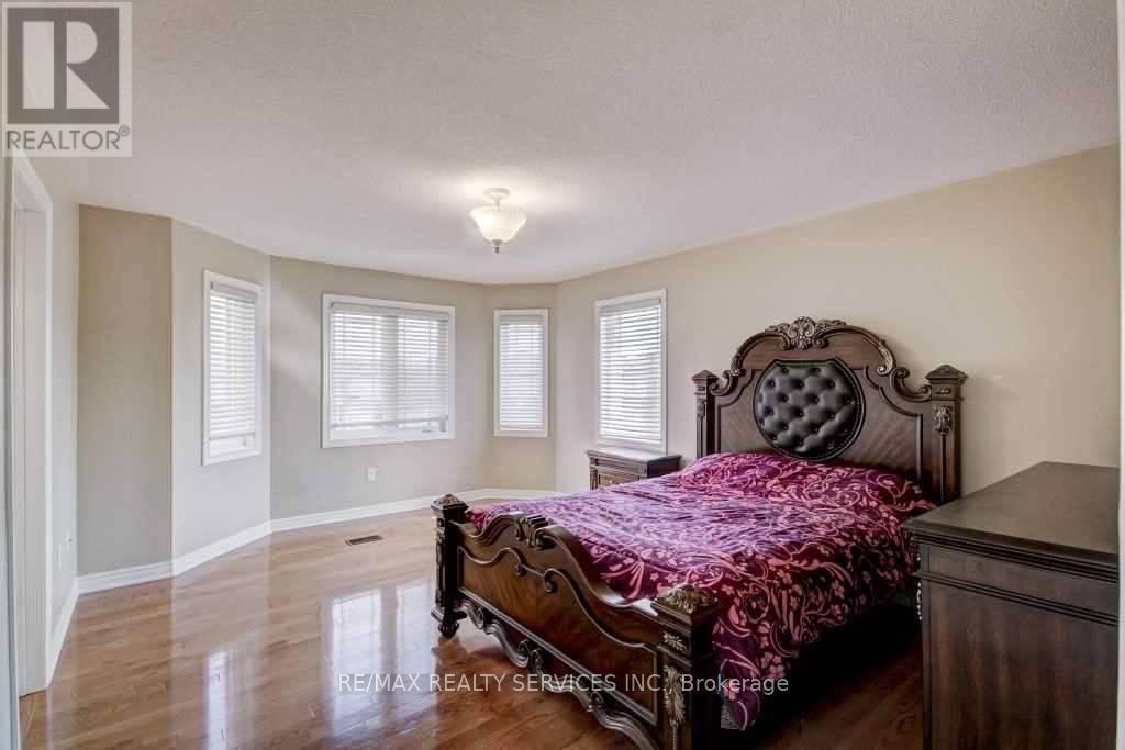 19 Putnam Drive, Brampton, Ontario  L7A 3S4 - Photo 16 - W12654086