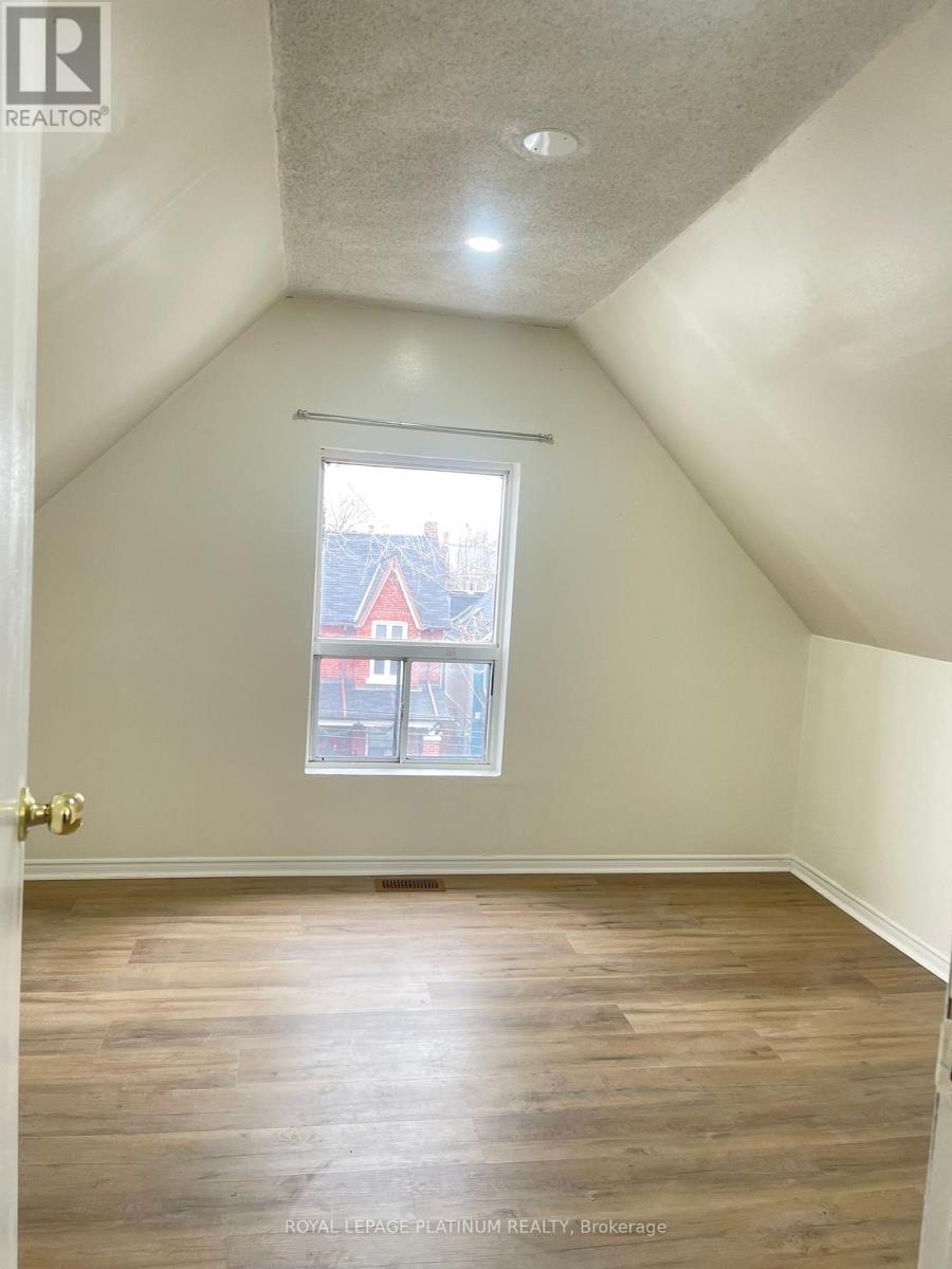 700 Brock Avenue, Toronto, Ontario  M6H 3P2 - Photo 12 - W12654092