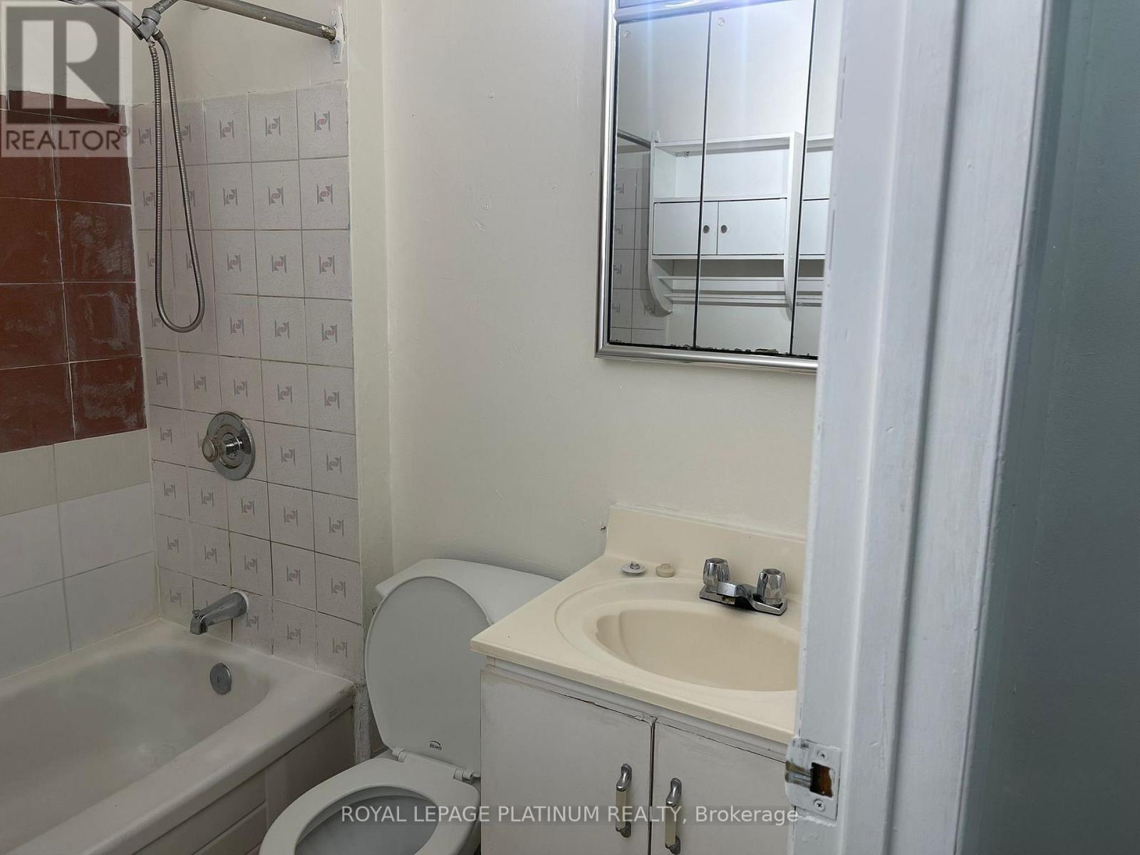 700 Brock Avenue, Toronto, Ontario  M6H 3P2 - Photo 25 - W12654092