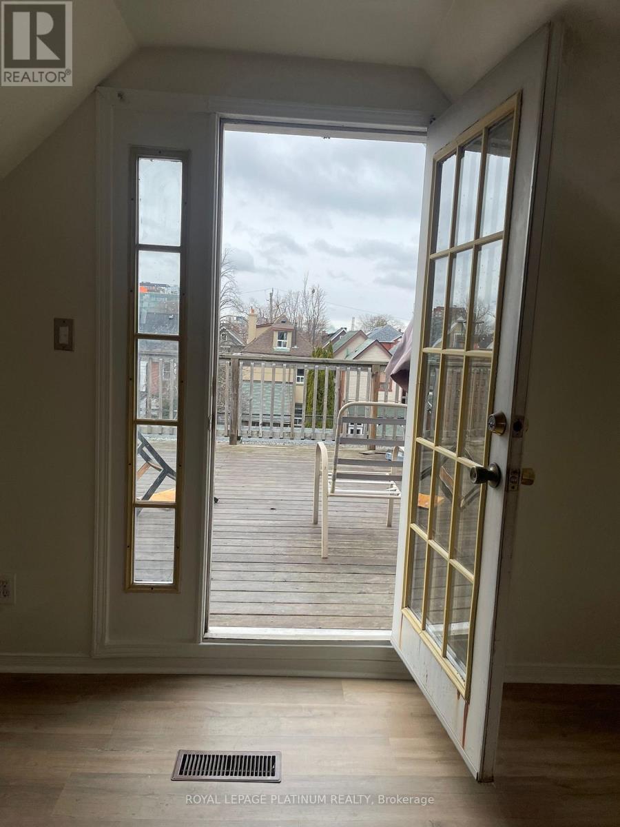 700 Brock Avenue, Toronto, Ontario  M6H 3P2 - Photo 7 - W12654092