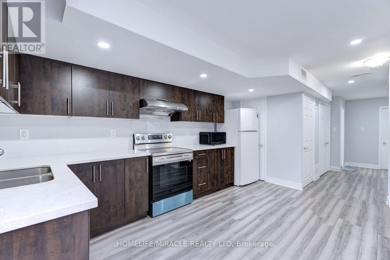 Basement - 4 Dalia Street, Brampton, Ontario  L6X 0L7 - Photo 3 - W12654102