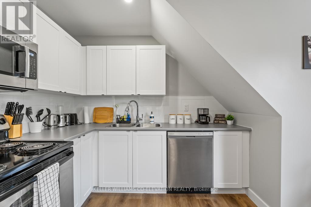 5 - 164-168 Picton Street E, Hamilton, Ontario  L8L 3W6 - Photo 13 - X12365218