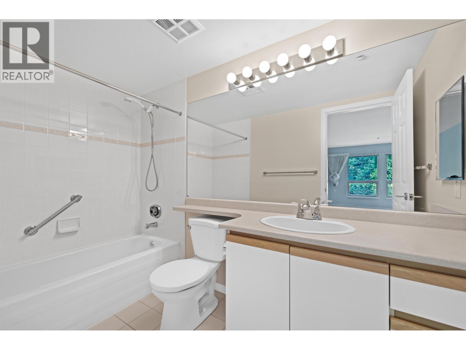 205 843 22nd Street, West Vancouver, British Columbia  V7V 4C1 - Photo 11 - R3045871