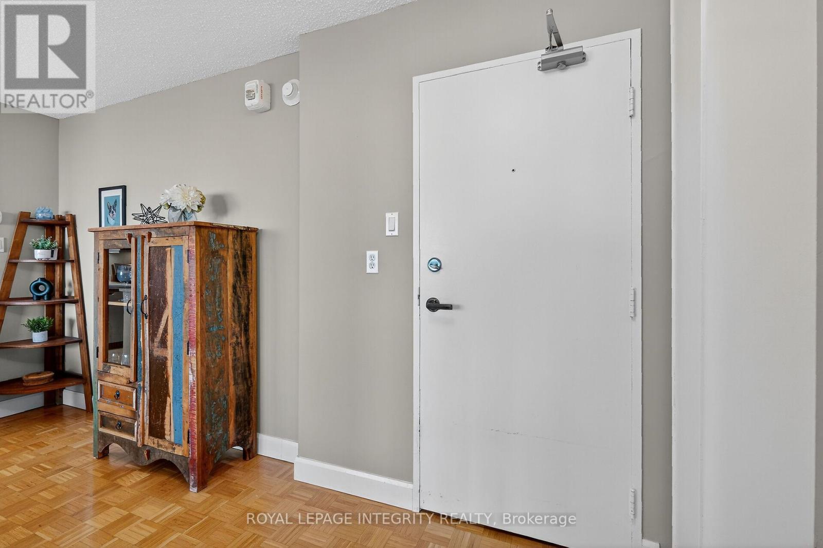 704 - 265 Poulin Avenue, Ottawa, Ontario  K2B 7Y8 - Photo 4 - X12654154