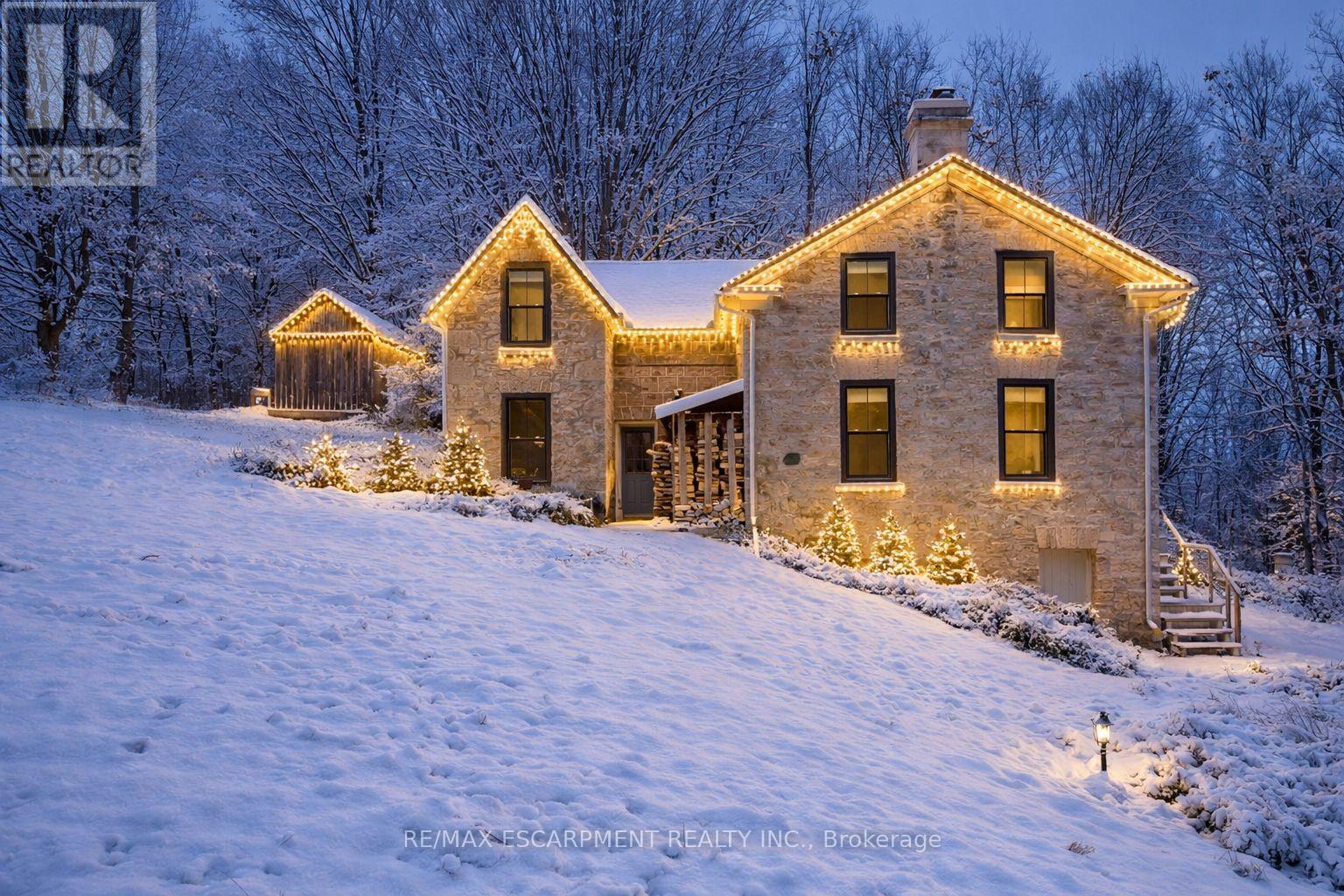 5672 Cedar Springs Road, Burlington, Ontario  L7P 0B9 - Photo 3 - W12611382