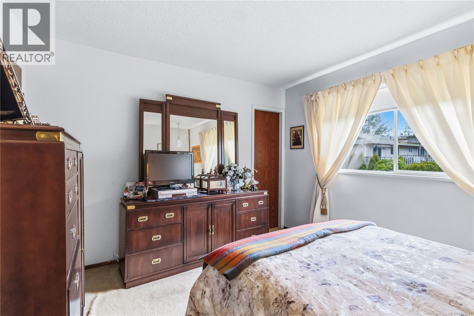 1969 Blackthorn Dr, Central Saanich, British Columbia  V8M 1V8 - Photo 11 - 1022267