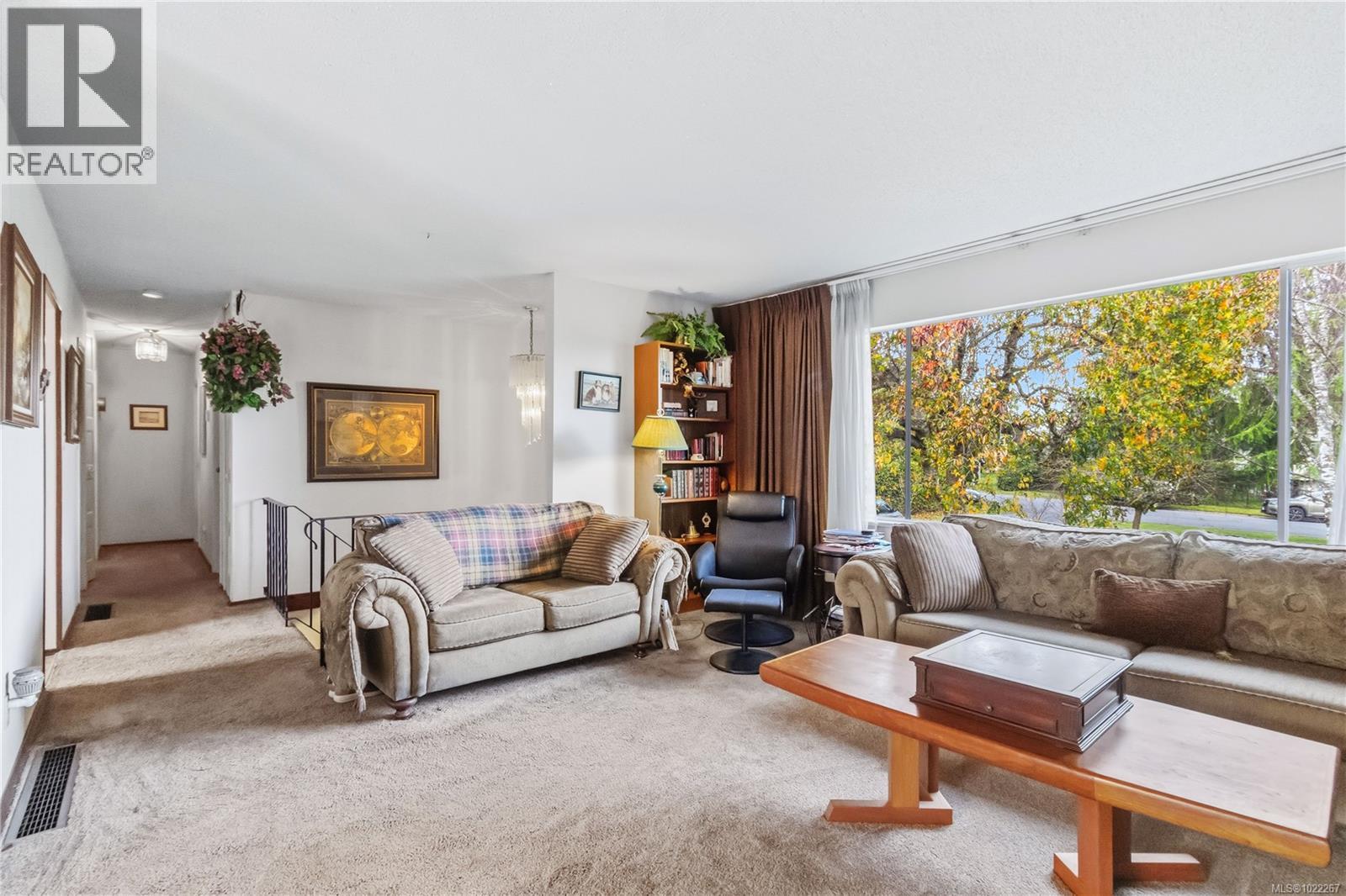 1969 Blackthorn Dr, Central Saanich, British Columbia  V8M 1V8 - Photo 3 - 1022267