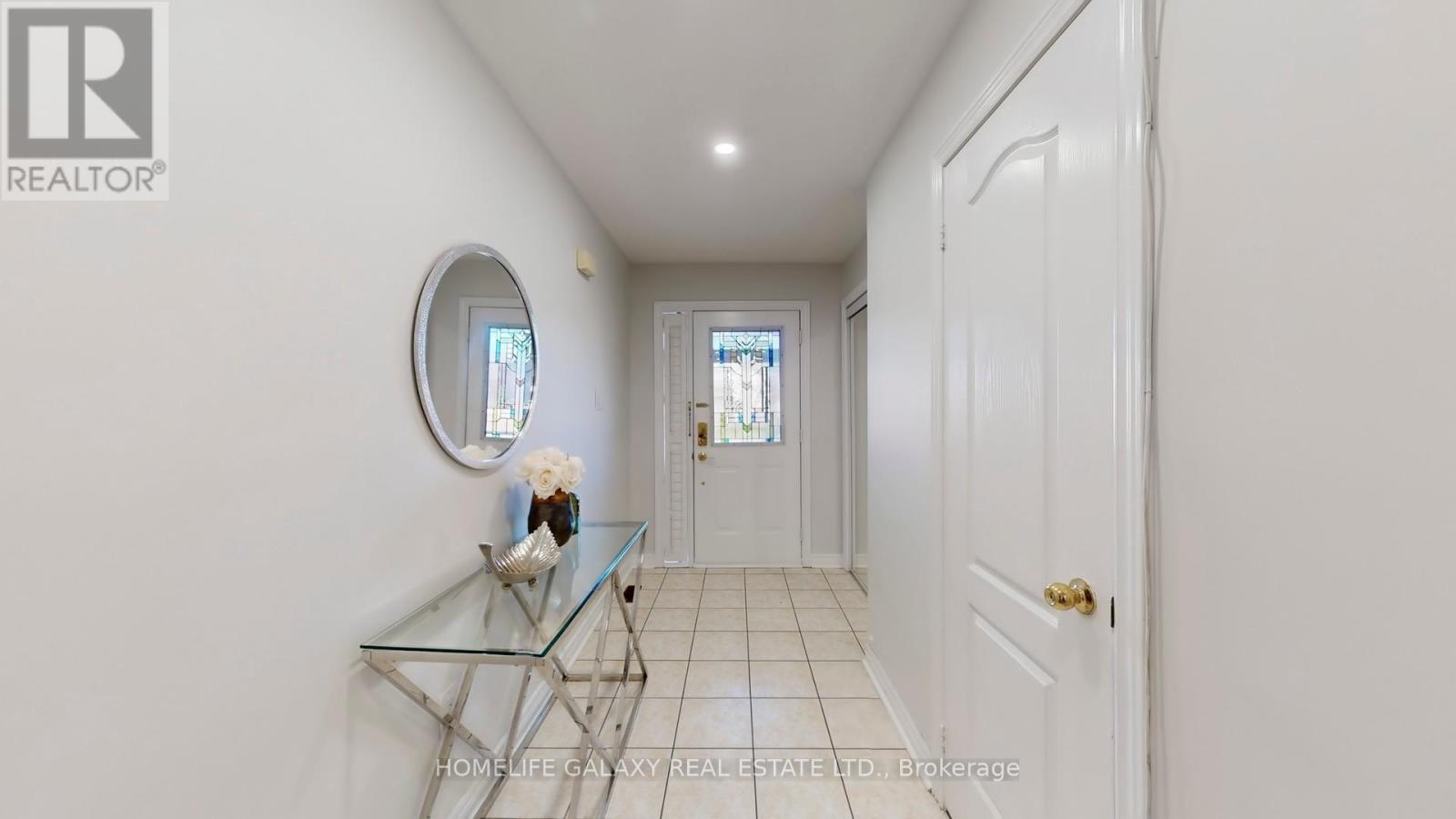 302 Redstone Road, Richmond Hill, Ontario  L4S 2V6 - Photo 13 - N12654146