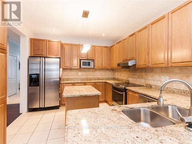 31 Morisot Avenue, Vaughan, Ontario  L4J 9H4 - Photo 7 - N12654150